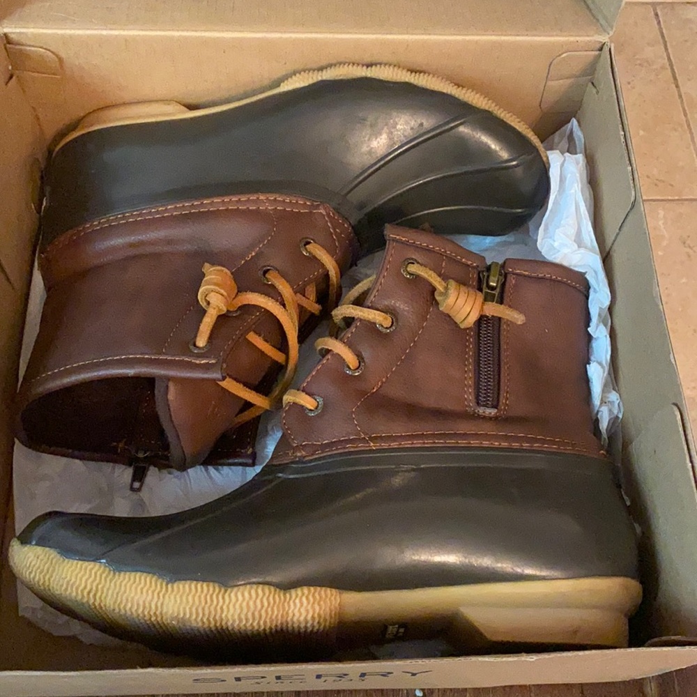 Sperrys boots